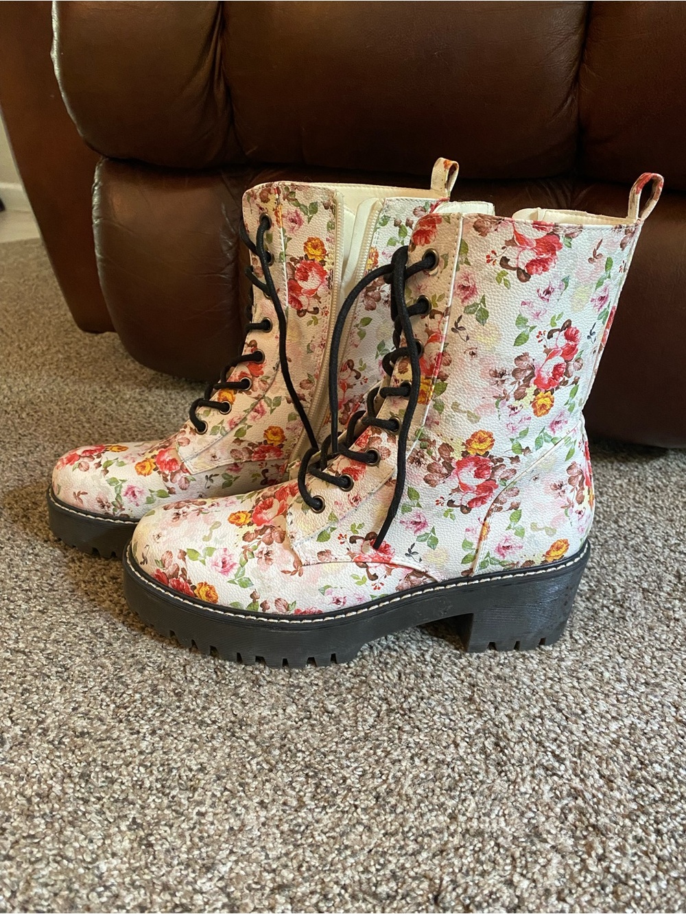 Women’s Size 8.5 Floral Print Combat Boots